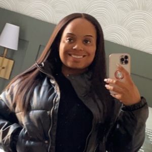 Meet your Posher, Crystal